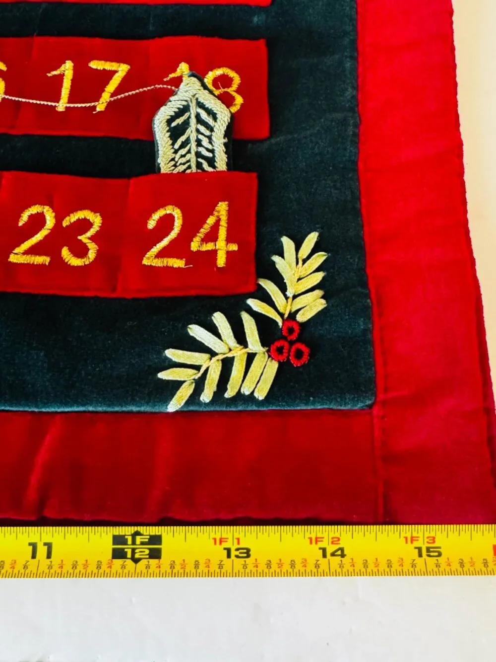 Vtg 2002 Fabric Wall Hanging 21x16